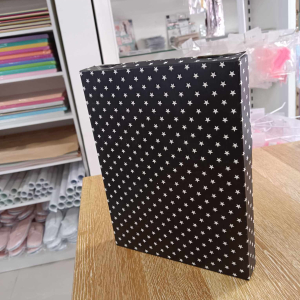 CAJA PARA AGENDA NEGRA CON ESTRELLAS